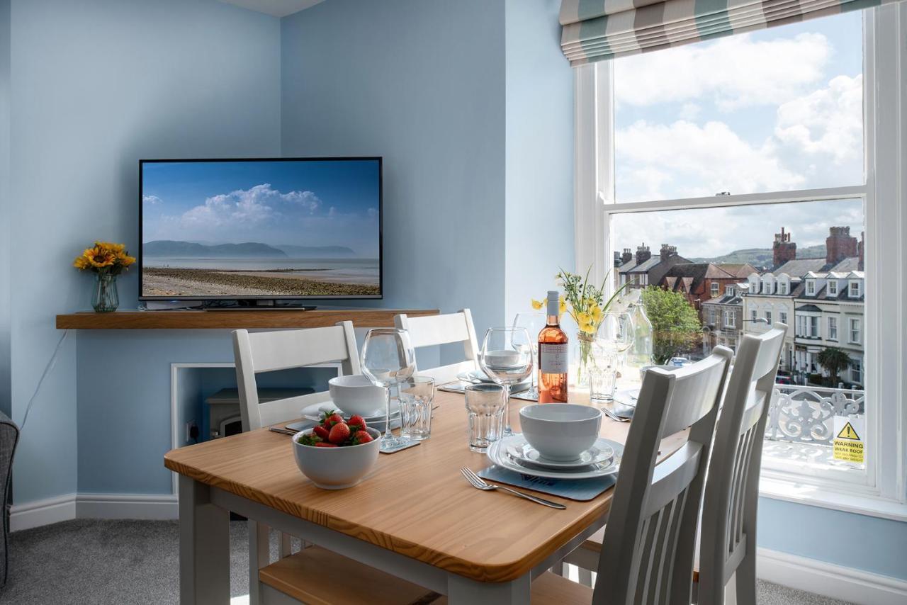 Abbey Road Boutique Holiday Apartment Лландидно Экстерьер фото